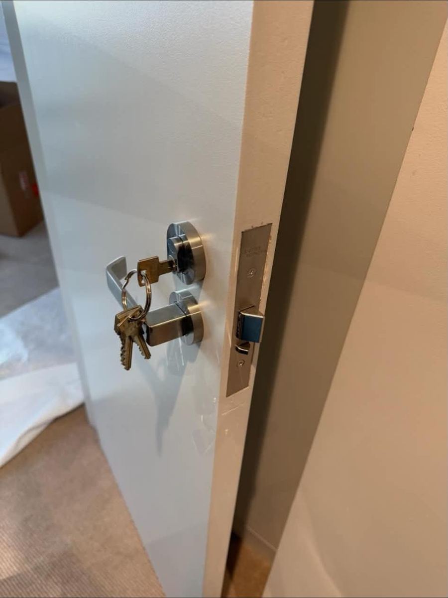 Deadlock with keys after a lockout and rekey